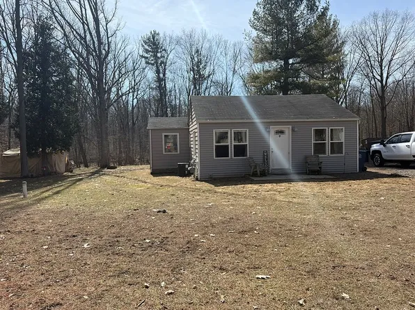 9865 Midland Rd, Freeland, MI 48623