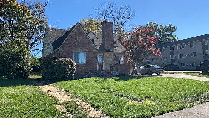 2 bed, 1.0 bath, 1327 sqft, $1,250 — Photo 3
