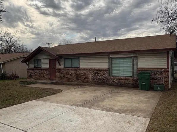 3265 Earle Dr, Fort Worth, TX 76117