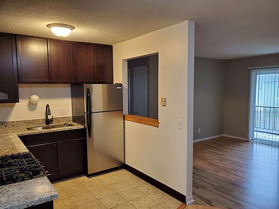 3rd image of 1203 Owens St N #211