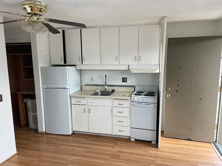 1350 Charnelton St #5 — Photo 3