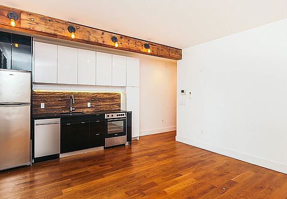 2nd image of 1144 De Kalb Ave #2B