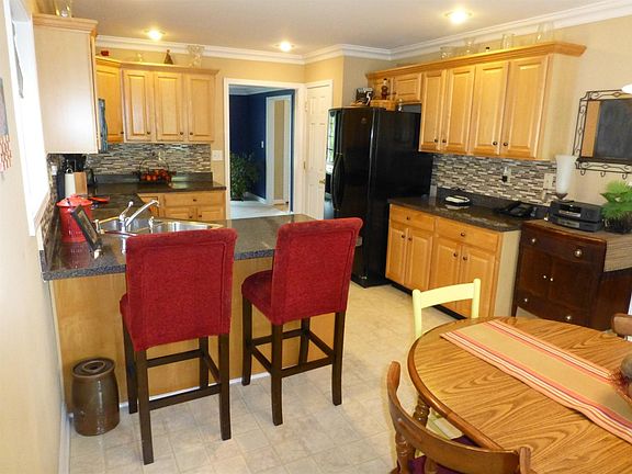 3rd image of 3164 Caversham Park Ln