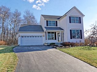 5 Hilltop Dr, Cohoes, NY 12047