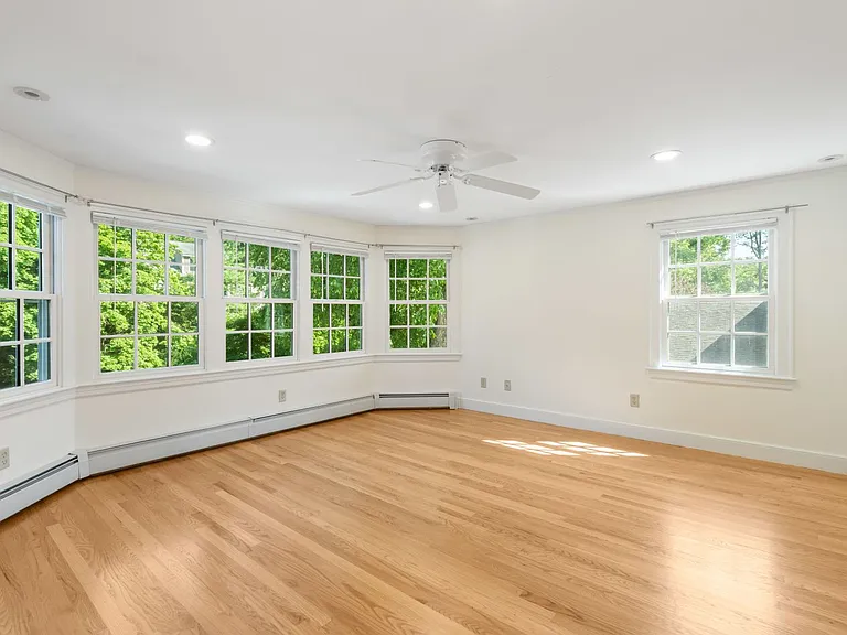 82 Allen Ave — Photo 23