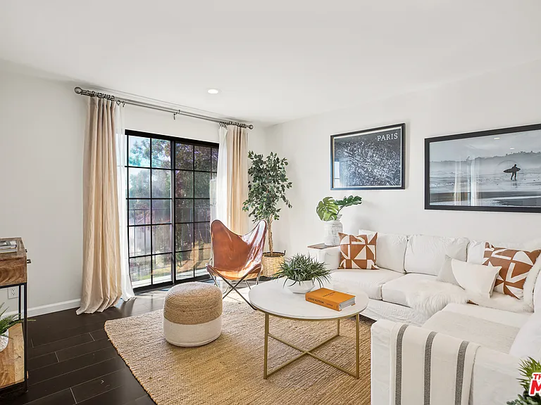 1020 Ocean Park Blvd #7 — Photo 3