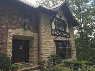 458 Scarborough Rd, Valparaiso, IN 46385