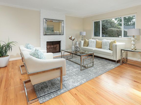 5th image of 1078 Gruwell Pl