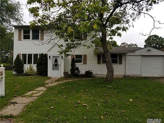 2nd image of 561 Beech St