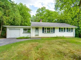 5567 Valley Ln, Solon, OH 44139
