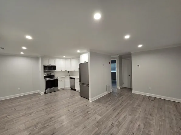 112 Glenwood Ave, Bridgeport, CT 06610