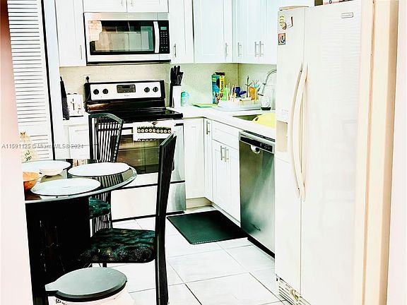 5th image of 210 174th St APT 707