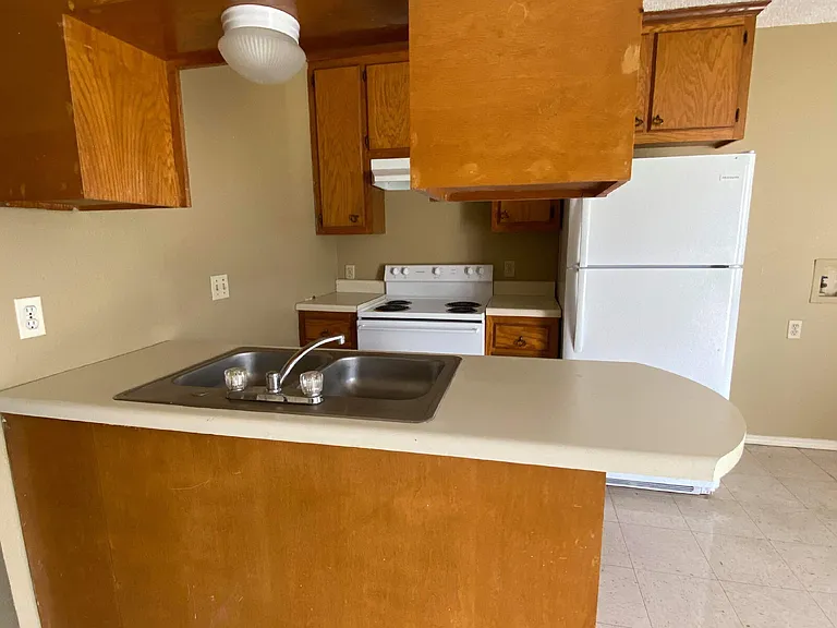 689 Jill Ln #A — Photo 5