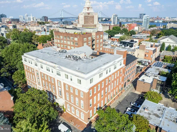 211 S 4th St APT 203, Philadelphia, PA 19106