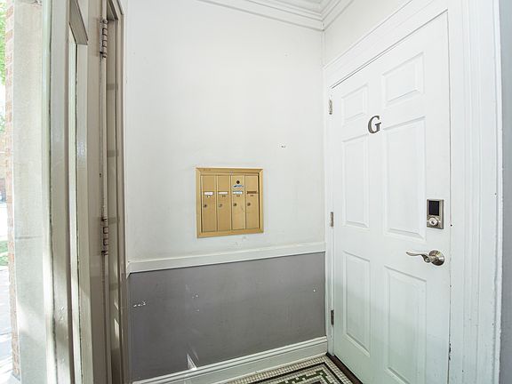 2nd image of 2658 W Ainslie St APT G