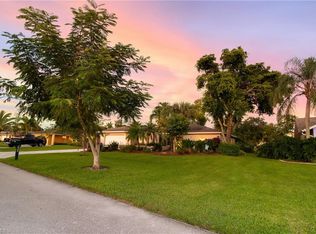9680 Oxford St, Naples, FL 34109