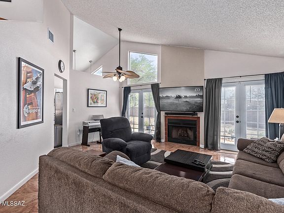3rd image of 3007 W Hampshire Ct