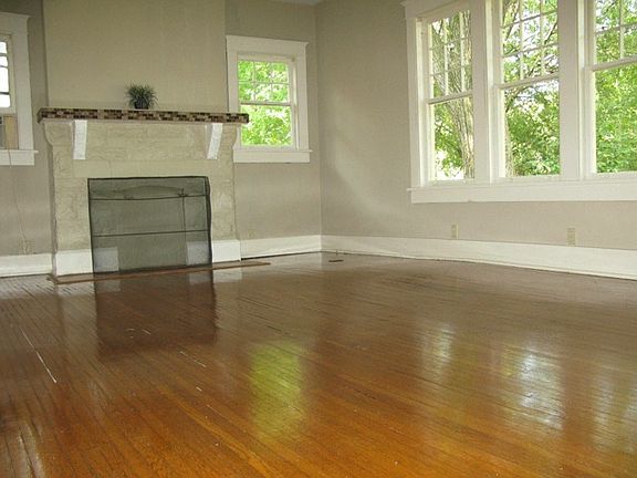 2nd image of 1910 18th Ave S