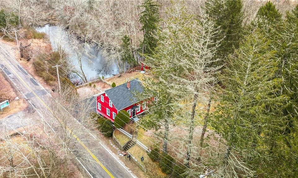 39 Laurel St, Ashaway, RI 02804 Zillow