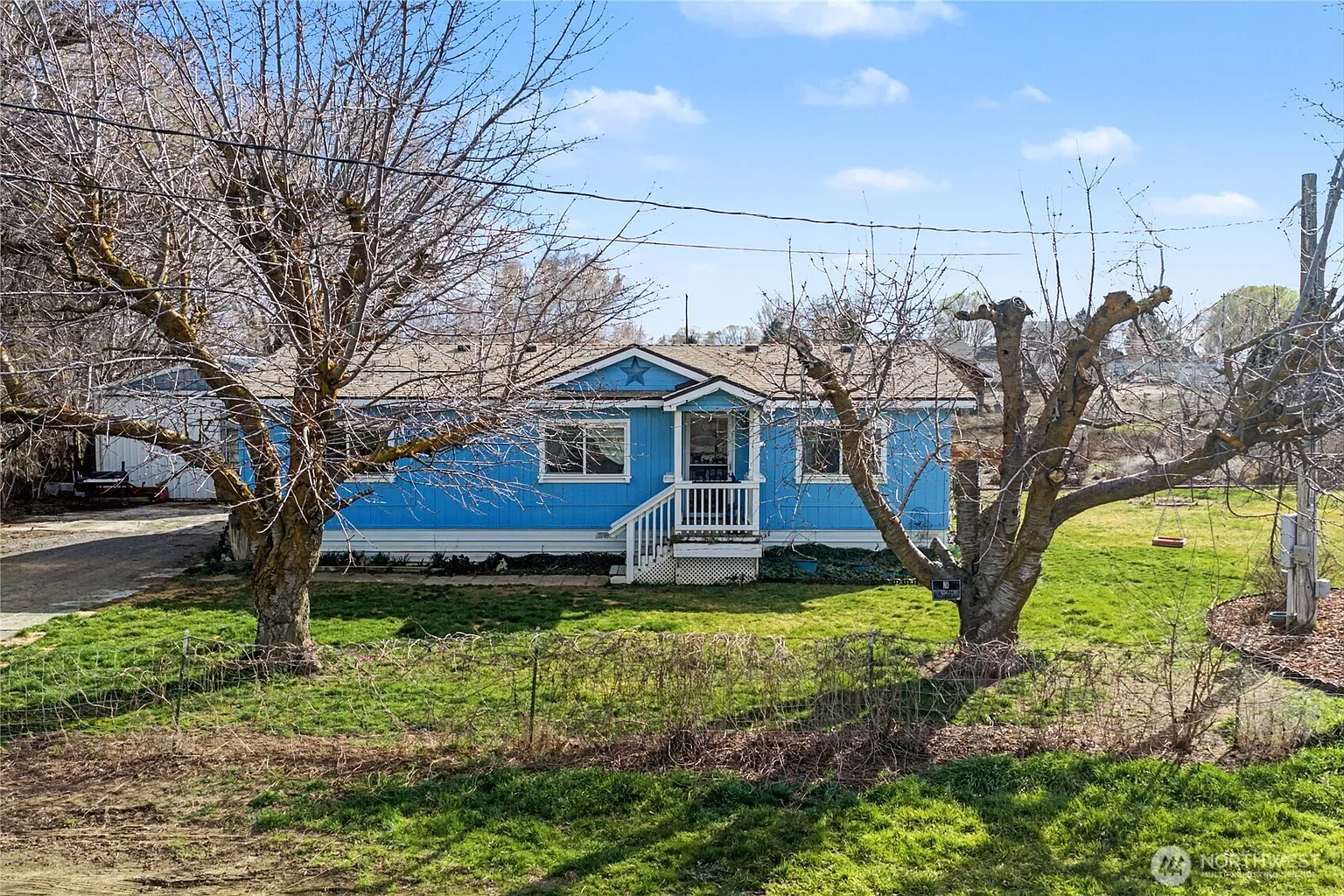 7581 Rainier NE photo 1