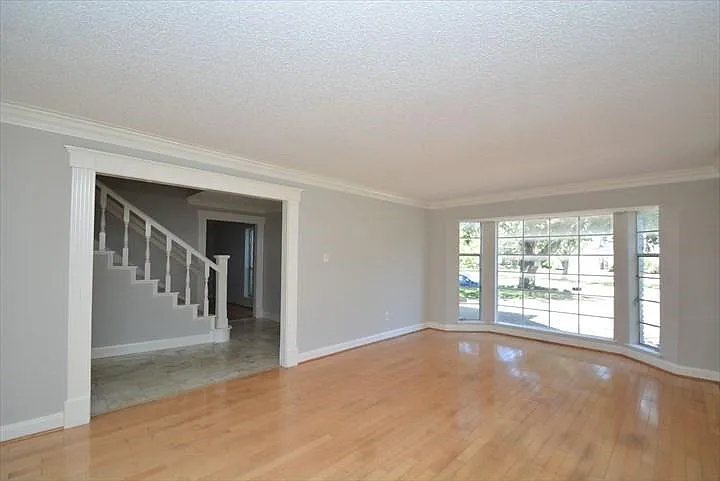 538 Longview Dr — Photo 6