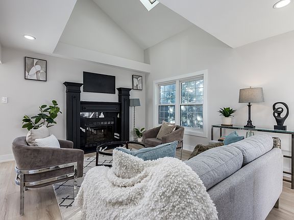 4th image of 7114 Olde Gatehouse Rd