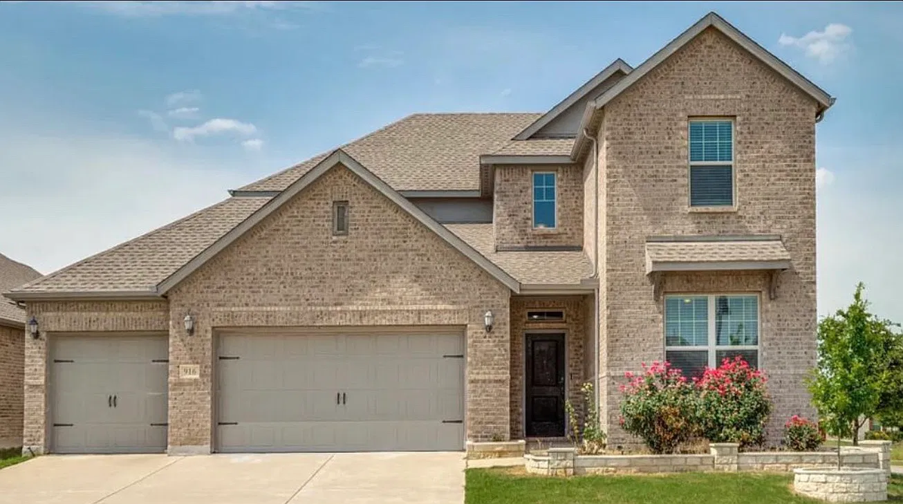 4 bed, 2940 sqft, $2,850 — Photo 2