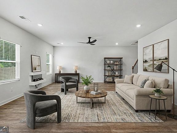 3rd image of 1217 Hibiscus Way