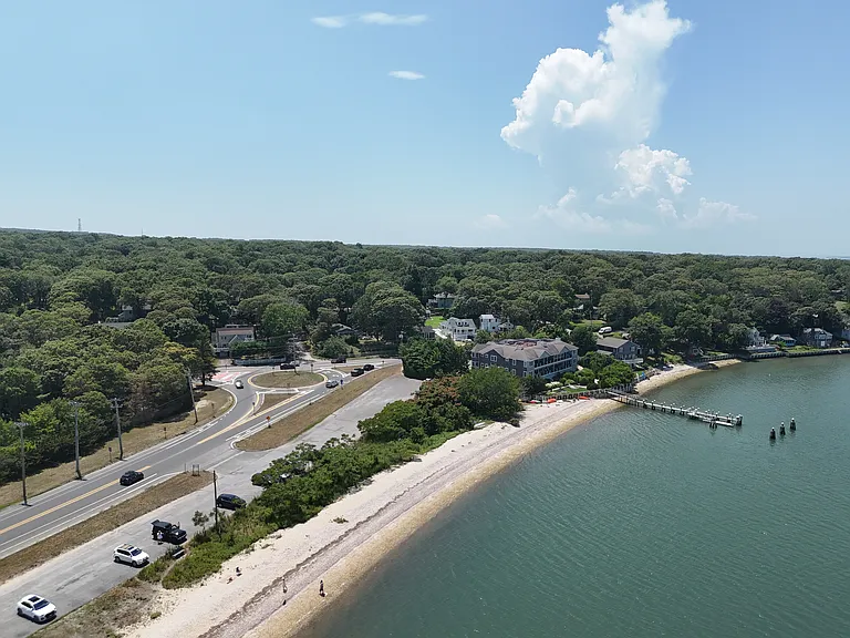 Wickatuck Dr — Photo 11