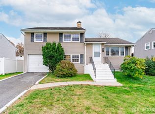 39 Marlboro Ln, Colonia, NJ 07067