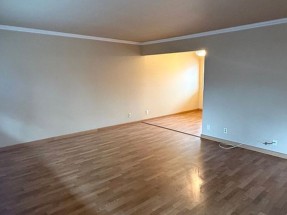 4th image of 723 Menlo Ave APT 6