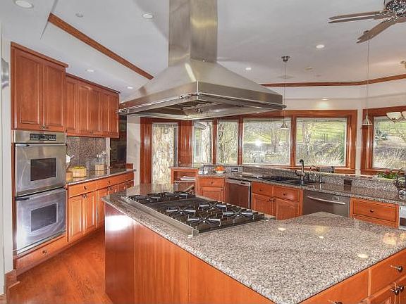 5th image of 1130 Jennings Creek Ln