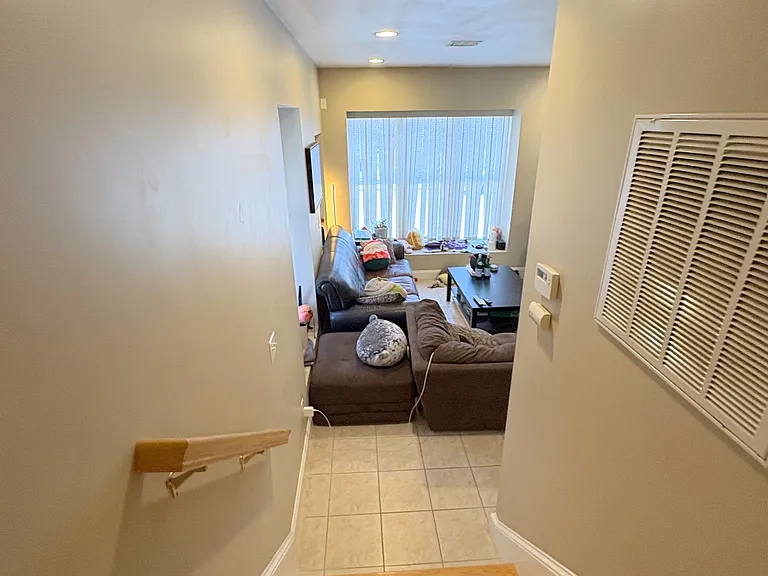 914 Saratoga St — Photo 12
