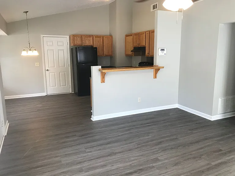 102 S Quail Xing — Photo 5