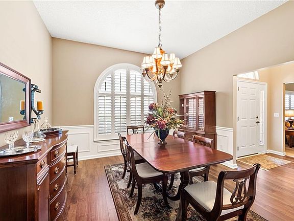 5th image of 30504 Forest Parke Dr
