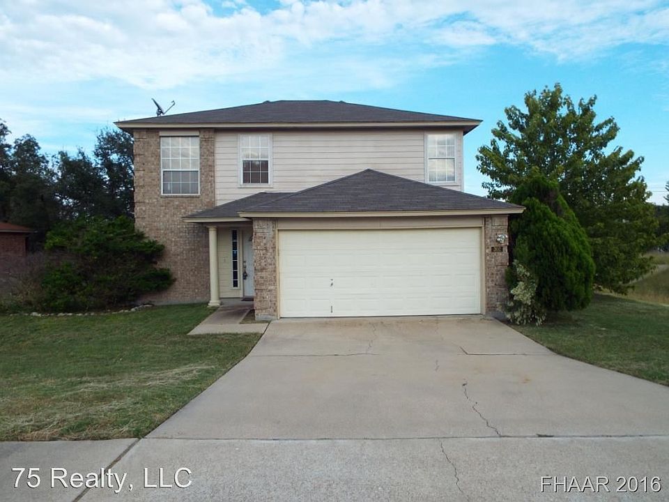 1st image of 302 Mesquite Cir
