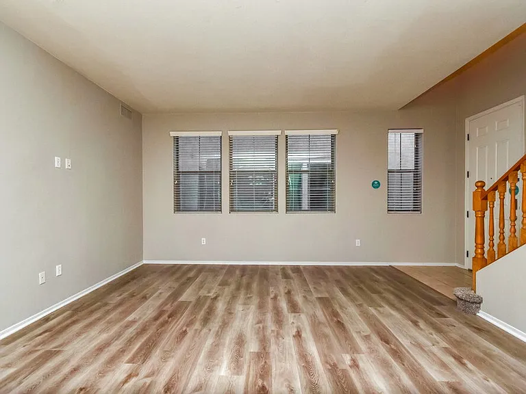 102 W Camino Cuesta Abajo — Photo 4