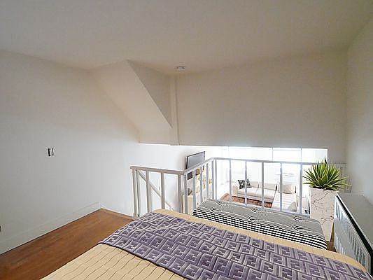 4th image of 327 E 34th St APT 4B
