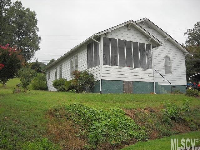 1st image of 105 Burch St
