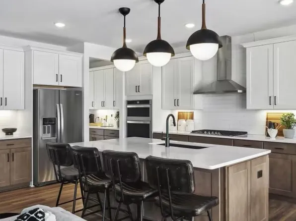 1533 149th St W, Rosemount, MN 55068