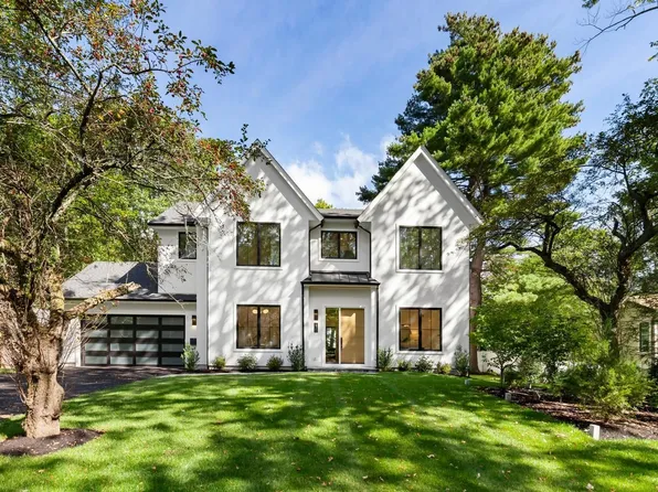 470 Quinobequin Rd, Newton, MA 02468