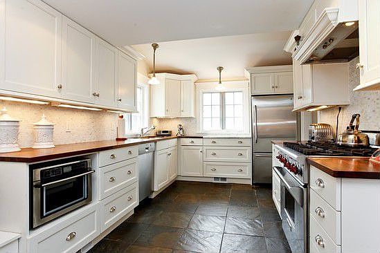 3rd image of 1059 Hanover St