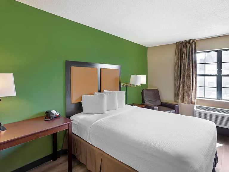 Studio Suite - 1 Queen Bed