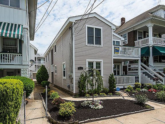 2nd image of 809 2nd St #1