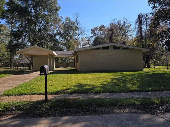 1715 Roscommon Dr, Alexandria, LA 71303