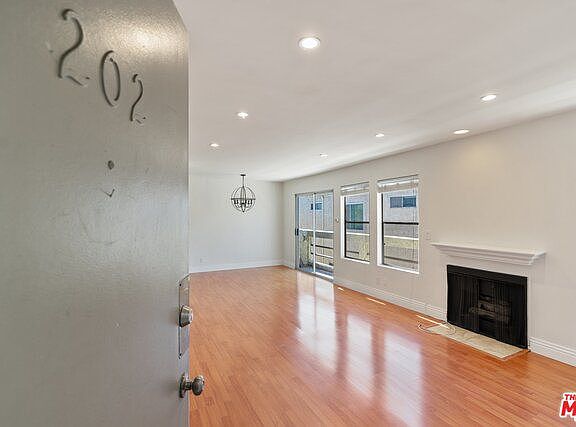 2nd image of 4238 Whitsett Ave APT 202