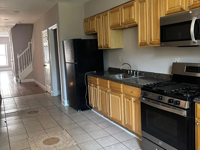 1925 Oakhill Ave #1 — Photo 6