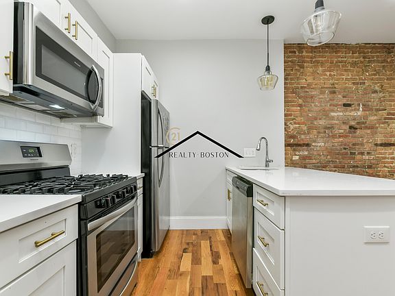 3rd image of 305 Saratoga St #2