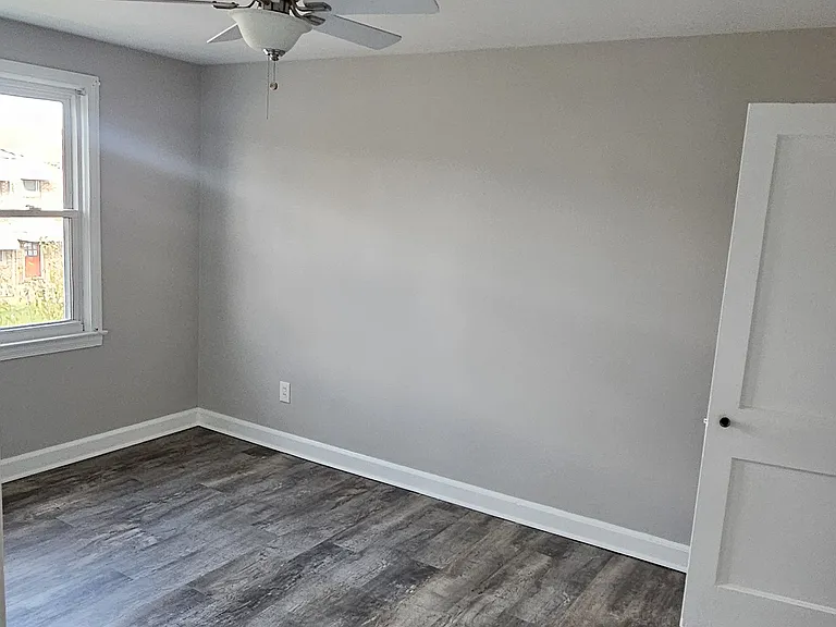 534 E Frederick St — Photo 8