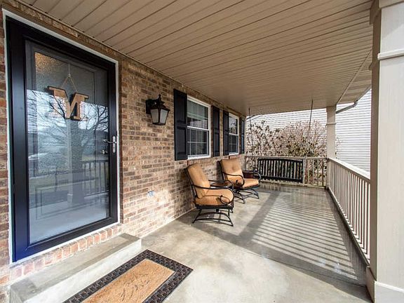 2nd image of 5884 Windwood Ct